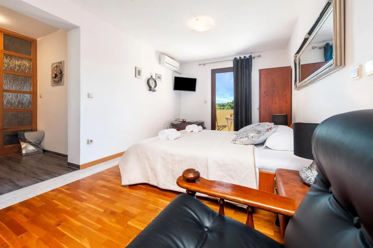 Guest House Casa Santin Rovigno 3*,  Croazia