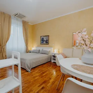 And Rossella 2 Apartament
